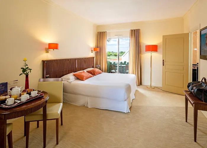 Aparthotel Vacancéole - Résidence Le Palmyra Golf 4*